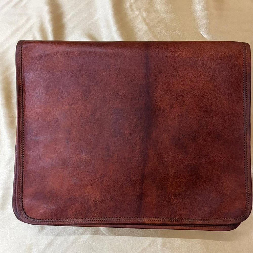 NWT Aaron Leather Goods 1pc bag